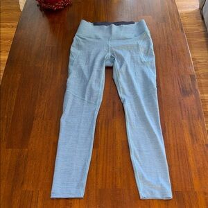 Outdoor Voices Ladies Pale Blue 7/8 Capri Leggings. Small.